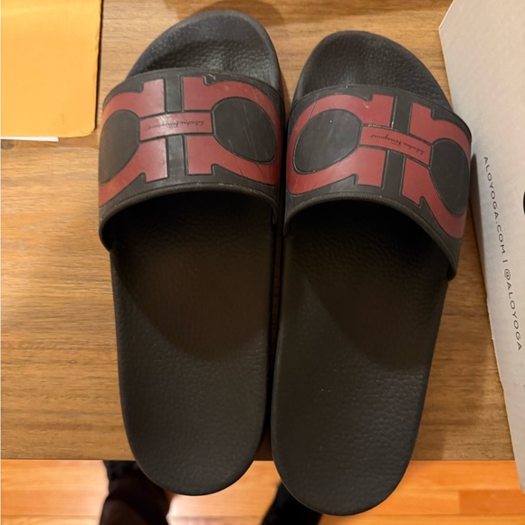 Salvatore Ferragamo Slides Size 11 - Picture 2 of 2